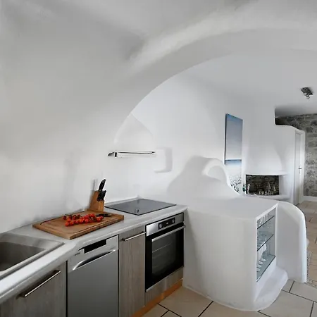 فيلة Paraga Scorpios Area 1 